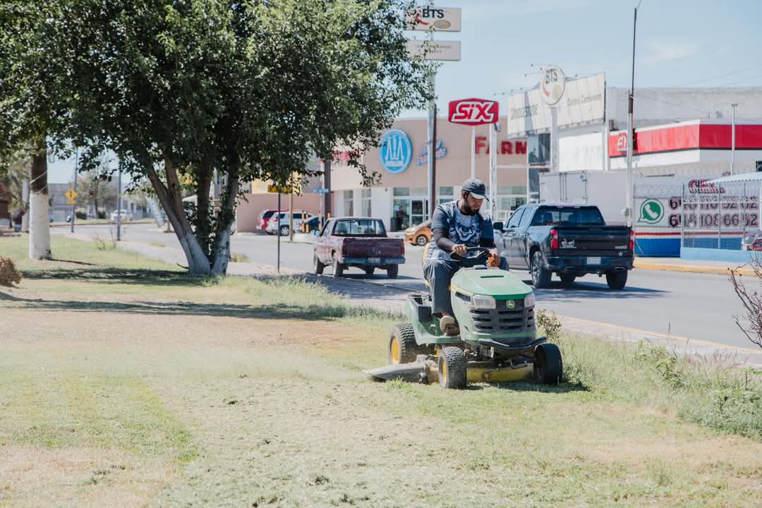 ¡Seguimos trabajando para mantener limpios y en buen estado los espacios públicos!
