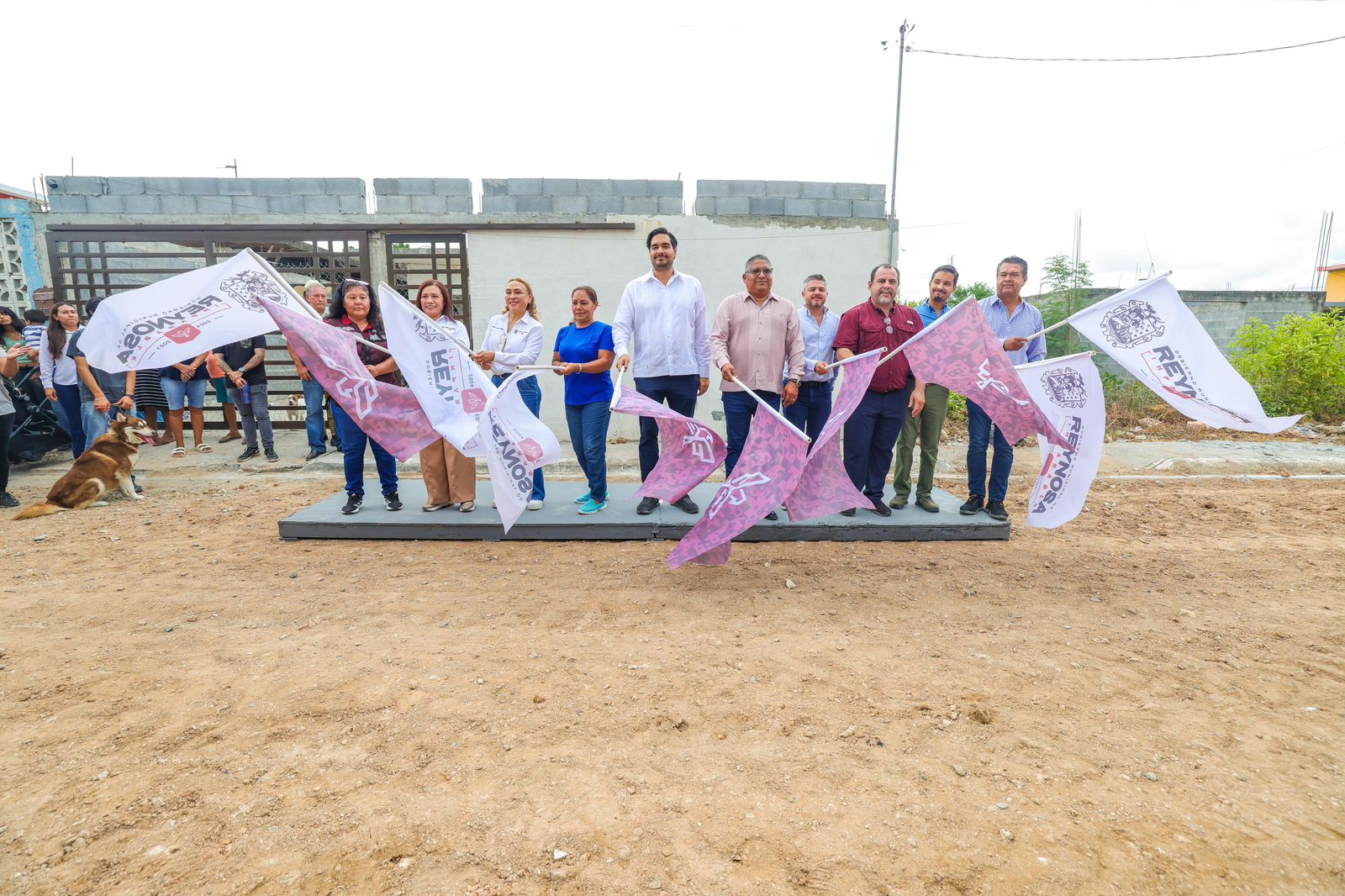 Viven colonos de la Américo Villarreal Guerra emotivo inicio de pavimentación