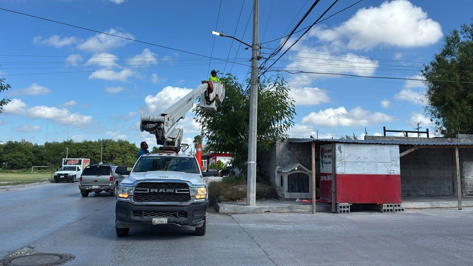 Mejora Servicios Públicos iluminación en Jarachina Norte