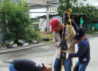 Realizan limpieza de pozos sanitarios en Puerta del Sol