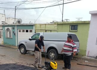 Realiza COMAPA trabajos de bacheo en sectores intervenidos por obras de reparación