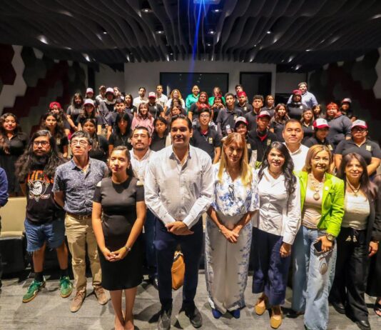 «Alimenta el cuerpo y el alma», Alcalde Carlos Peña Ortiz reconoce a jóvenes del Festival Nacional de Proyección de Cortometrajes