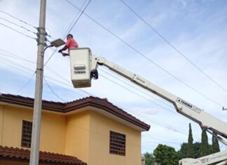 Atendió Servicios Públicos de Reynosa alumbrado en la colonia Francisco Sarabia